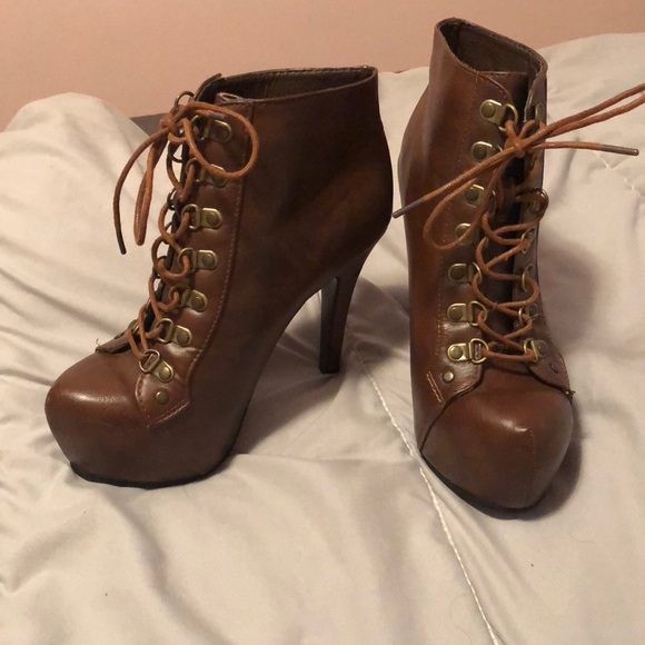 Shoes - Boot heels